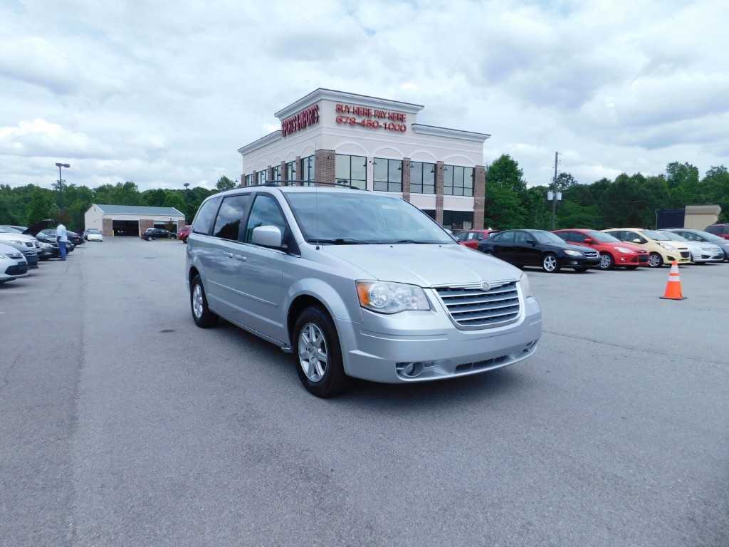 photo of 2010 Chrysler Town  and  Country Touring