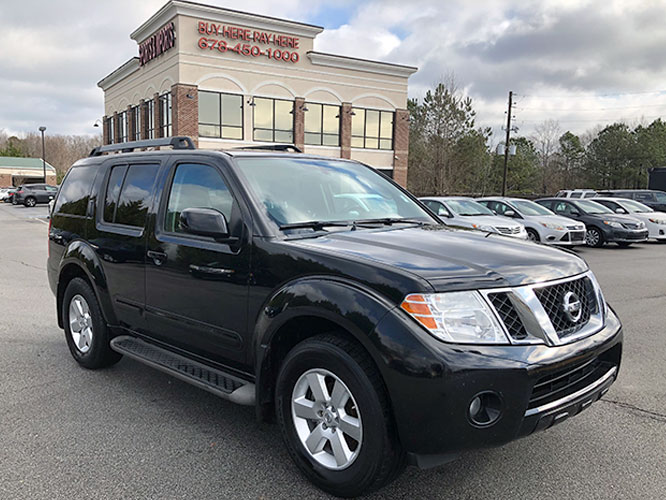 photo of 2011 Nissan Pathfinder LE