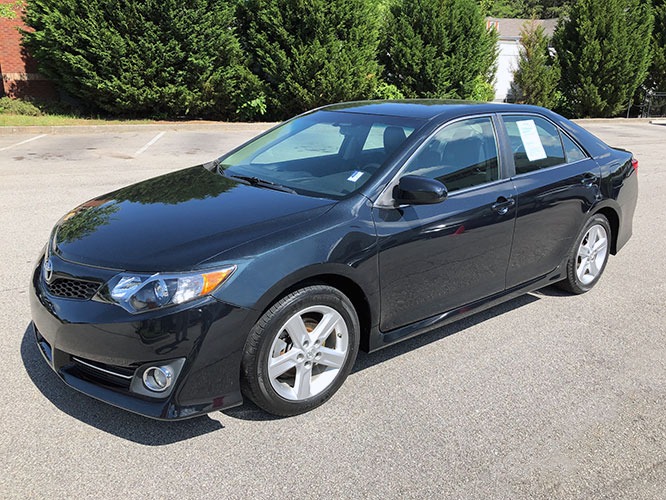 photo of 2012 Toyota Camry SE